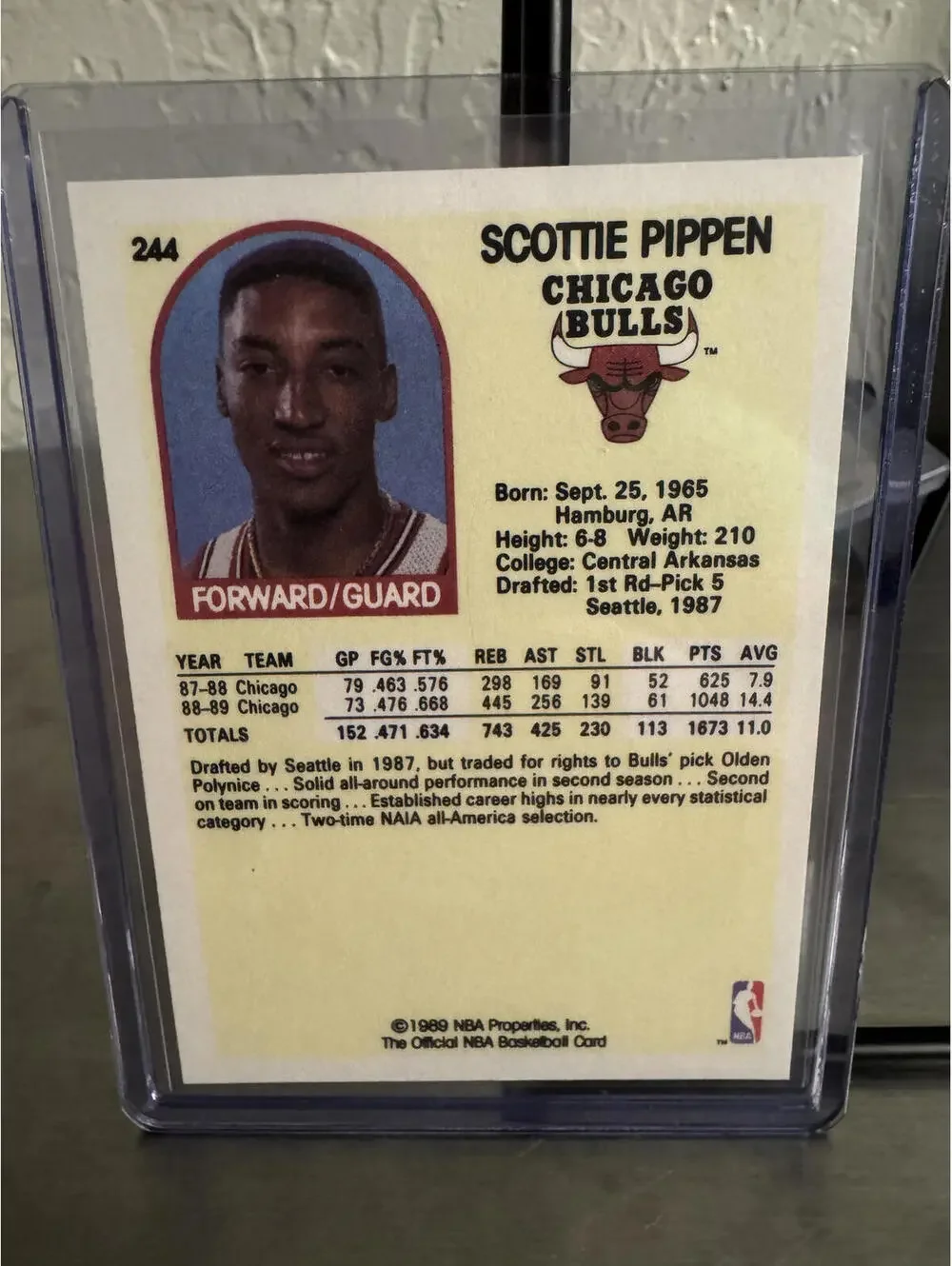 Set of 3 Vintage Basketball Cards - Larry Bird, Scottie Pippen, Earvin Johnson